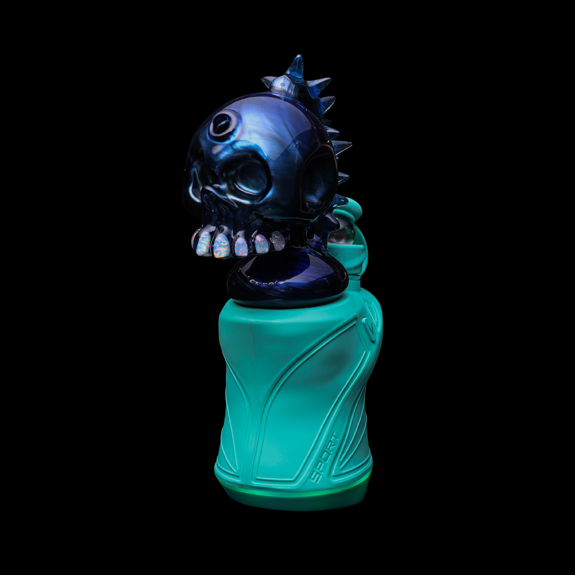 focus-v-x-carsten-glass-carta-top-skull-blue-glas-aufsatz image 1