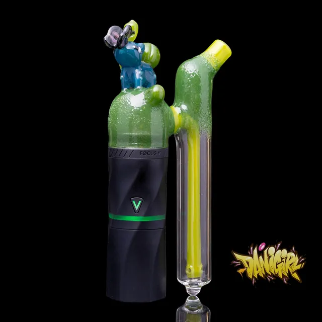 focus-v-aeris-bubbler-green-bulba-dani-girl-glass image 1