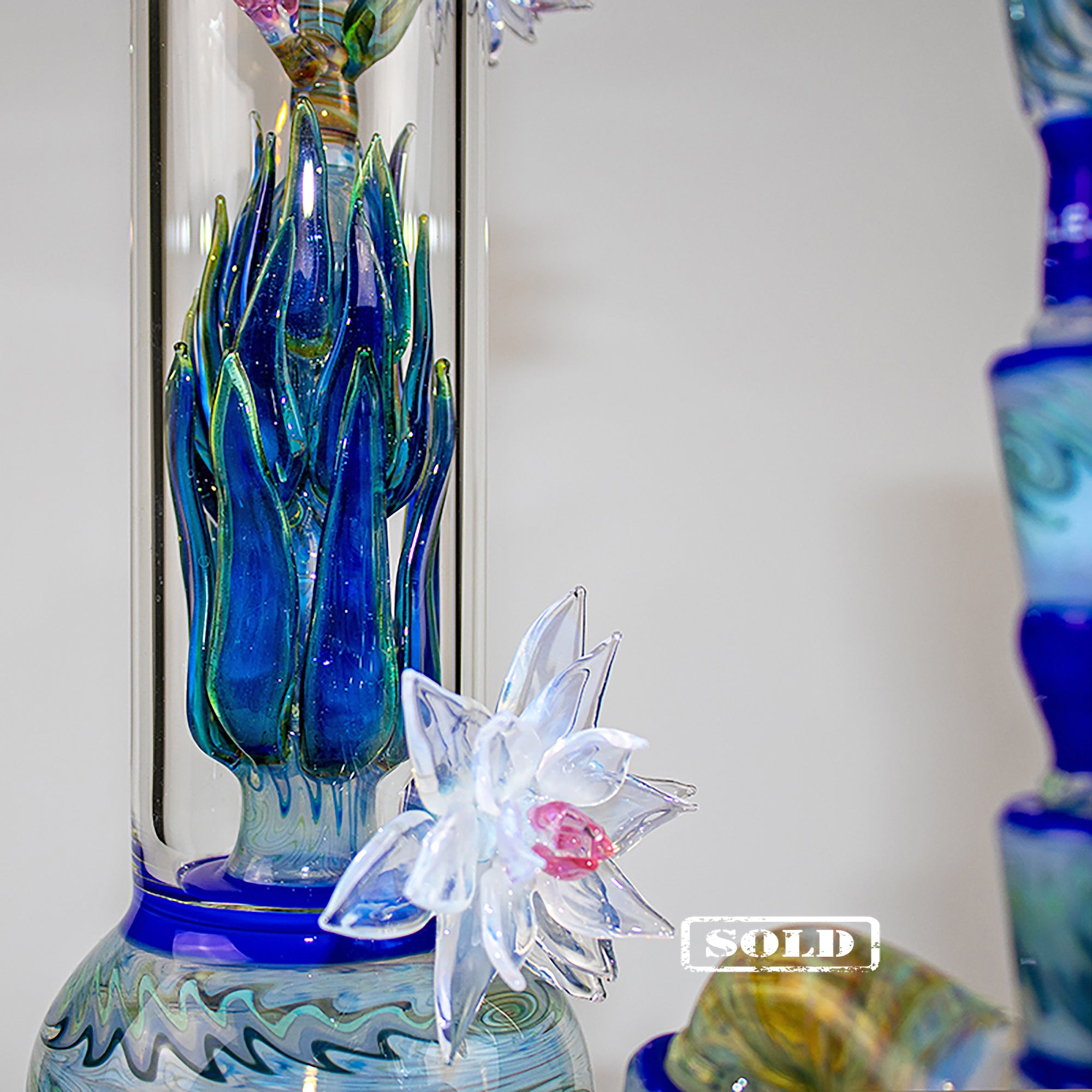 ehle-best-of-2020-dezember-nymphaea-glas-kunstbong-58cm image 7